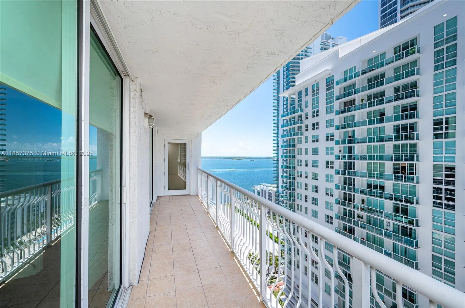 1200 Brickell Bay Dr # 2015, Miami, FL 33131 photo 4