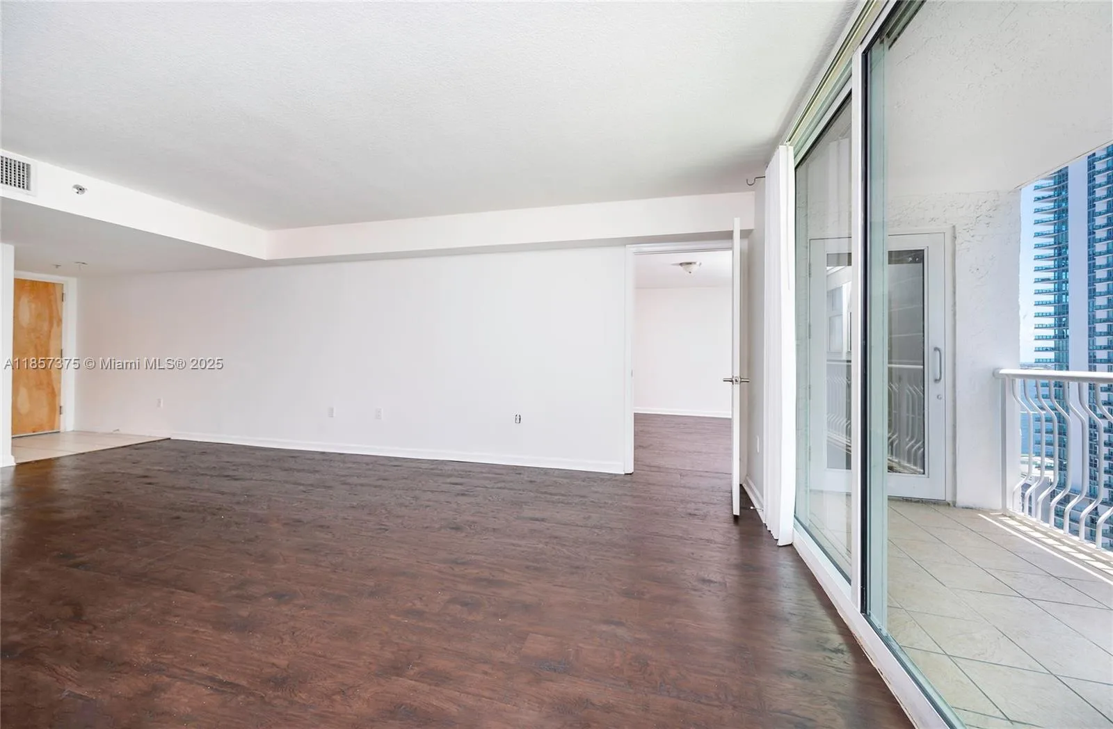 1200 Brickell Bay Dr # 2015, Miami, FL 33131 photo 7