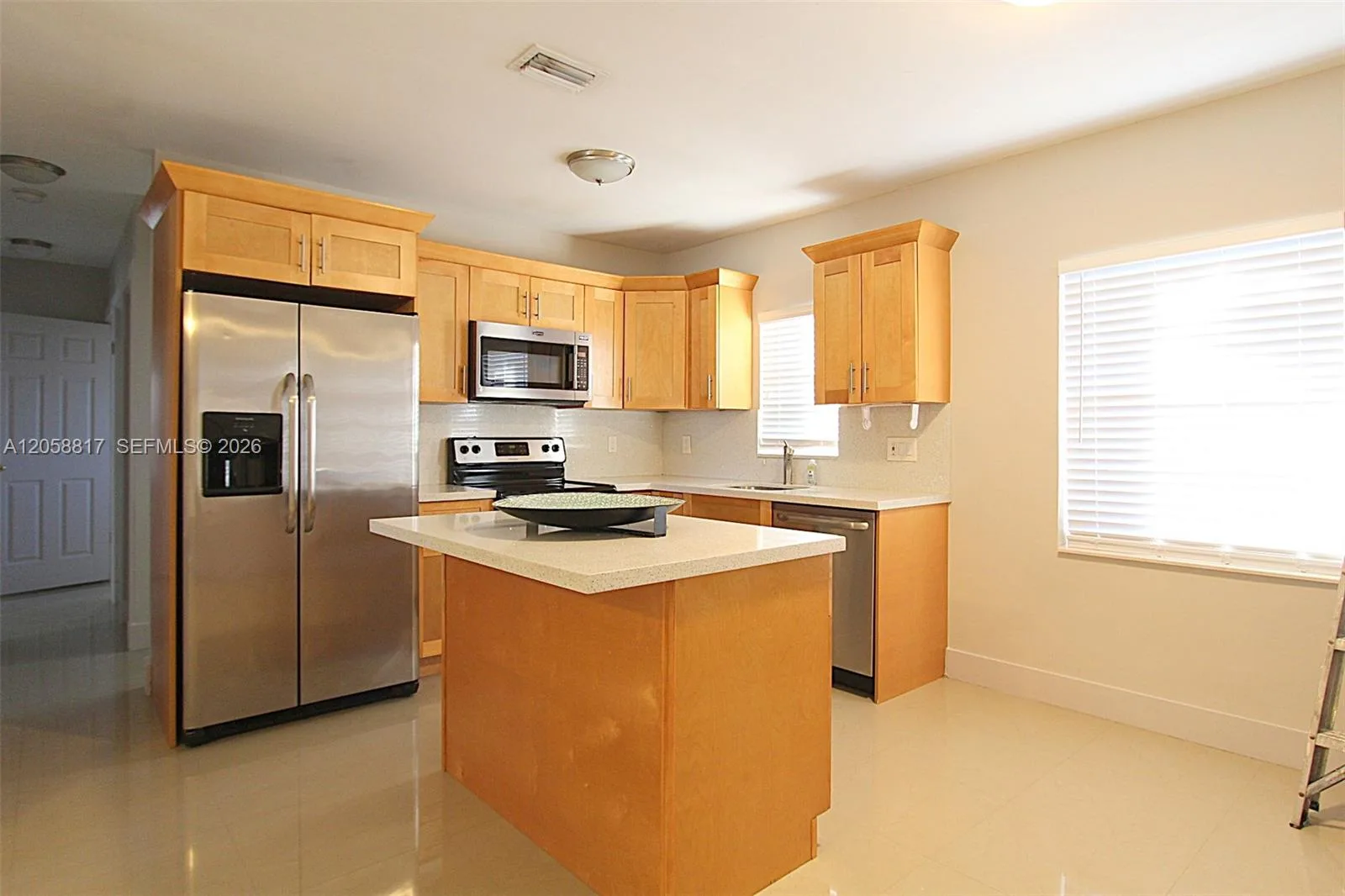 14340 GRAVES DR, Miami, FL 33176 photo 5