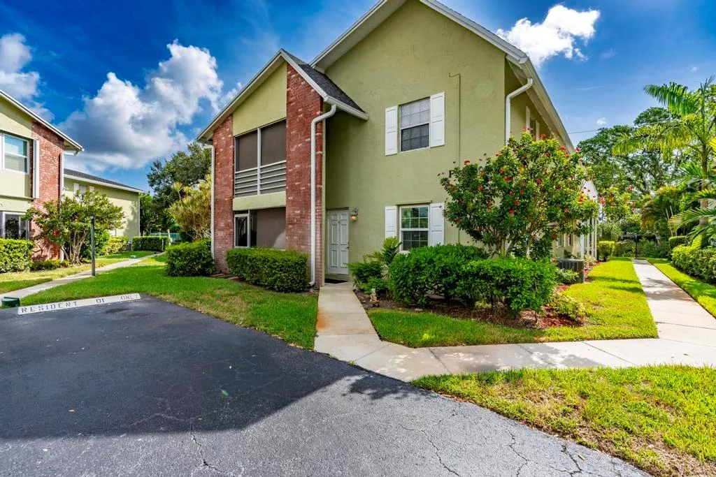 12096 Alternate A1A # F3, Palm Beach Gardens, FL 33410