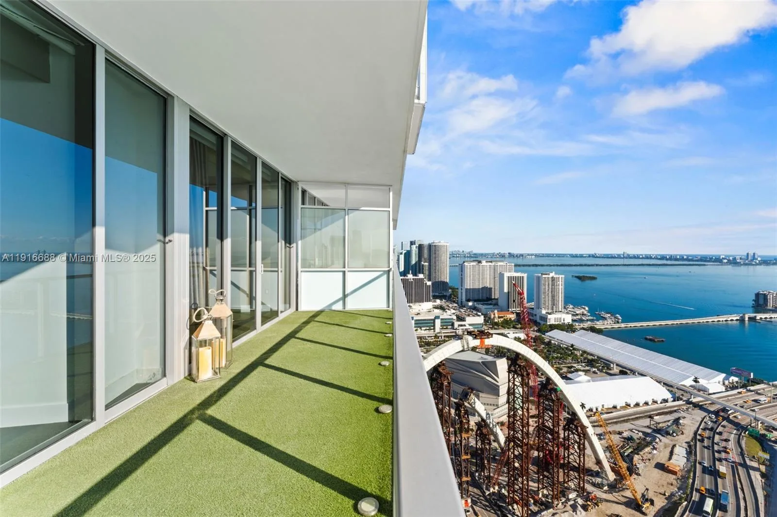 1100 Biscayne Blvd # 4502, Miami, FL 33132 photo 11