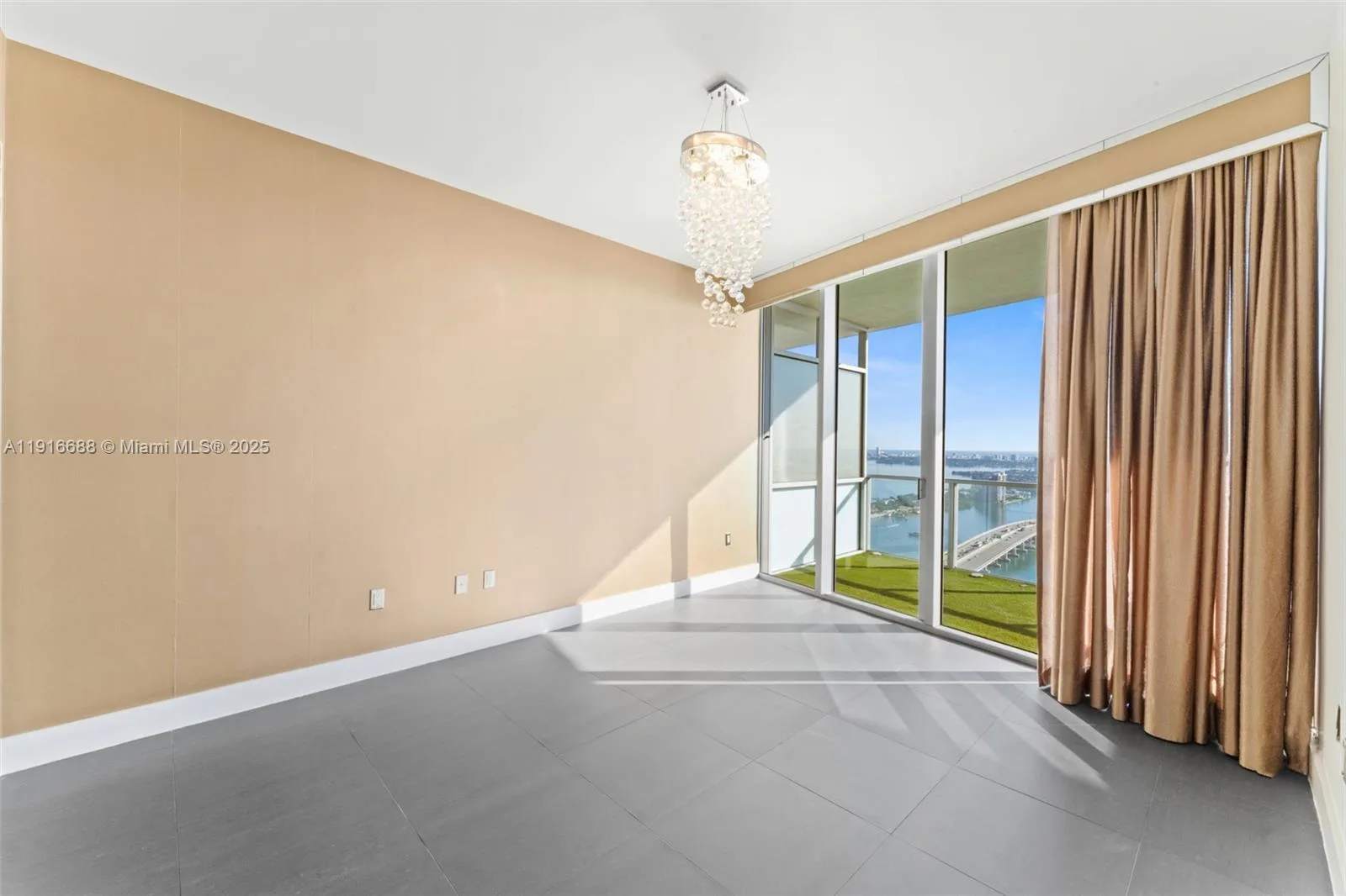 1100 Biscayne Blvd # 4502, Miami, FL 33132 photo 12