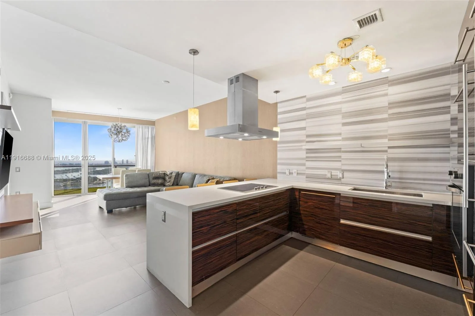 1100 Biscayne Blvd # 4502, Miami, FL 33132 photo 4