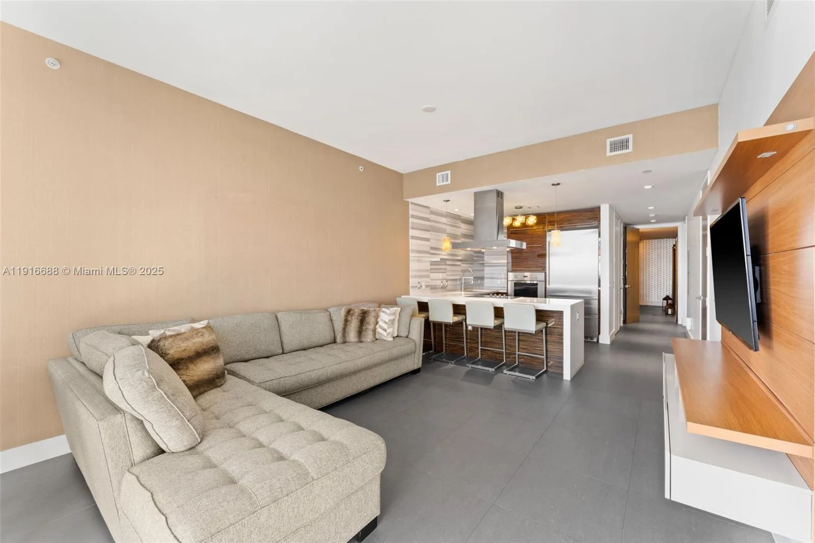 1100 Biscayne Blvd # 4502, Miami, FL 33132 photo 7