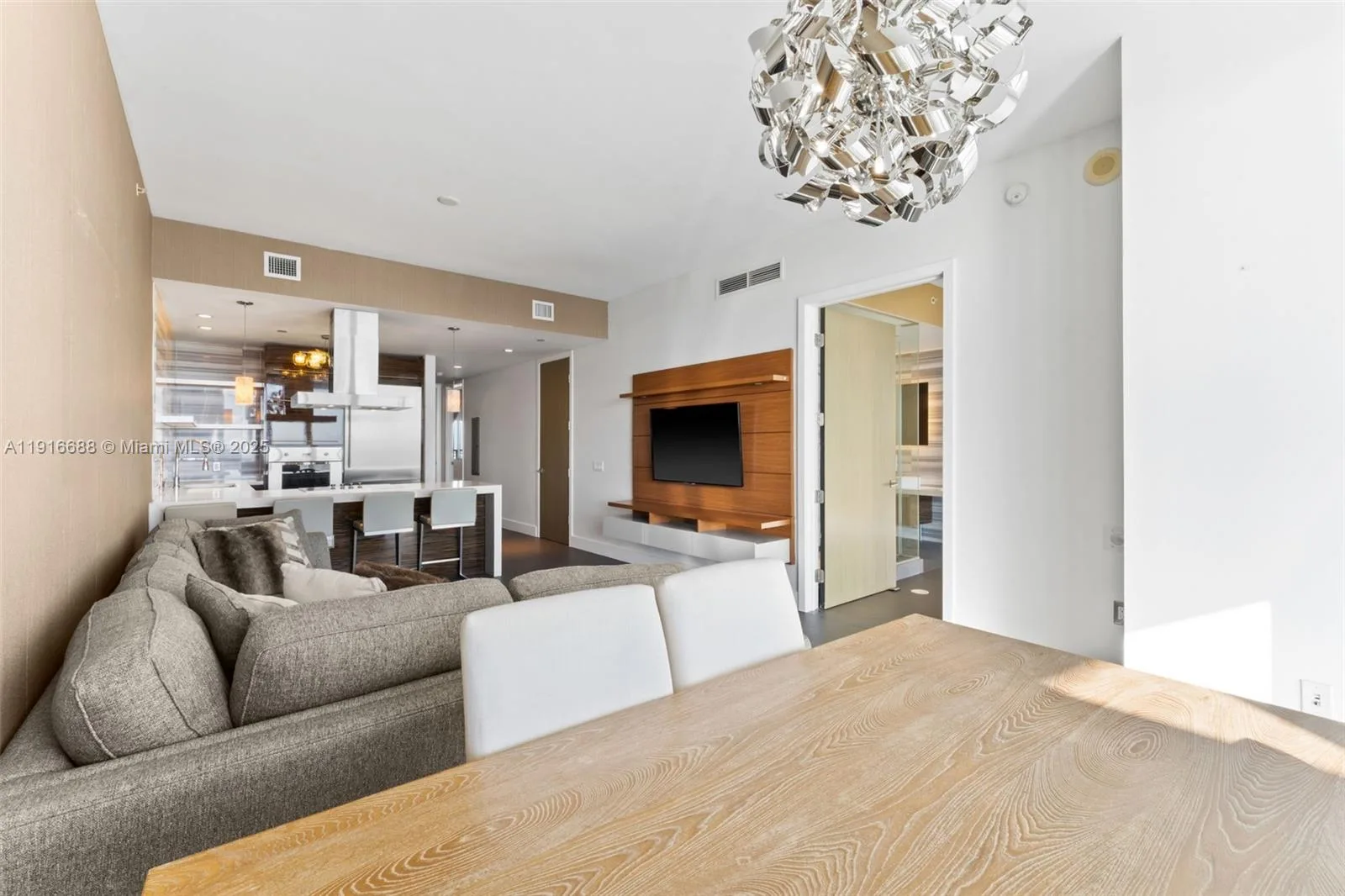 1100 Biscayne Blvd # 4502, Miami, FL 33132 photo 8