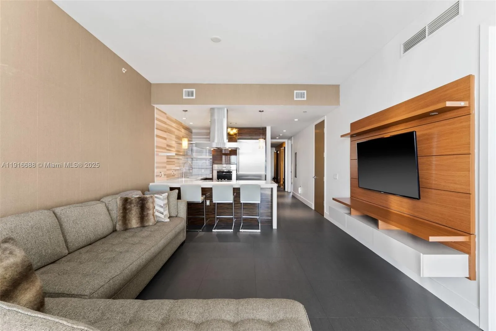 1100 Biscayne Blvd # 4502, Miami, FL 33132 photo 9