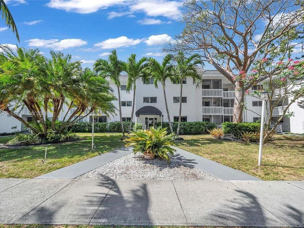 200 Galen Drive # 308, Key Biscayne, FL 33149