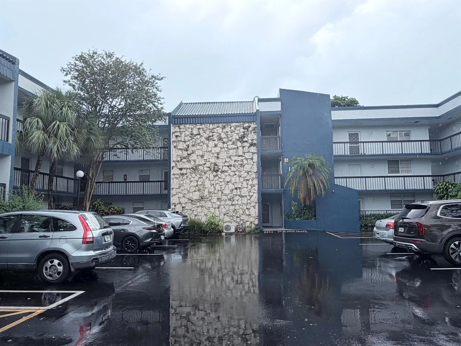 3090 HOLIDAY SPRINGS Boulevard # 105, Margate, FL 33063
