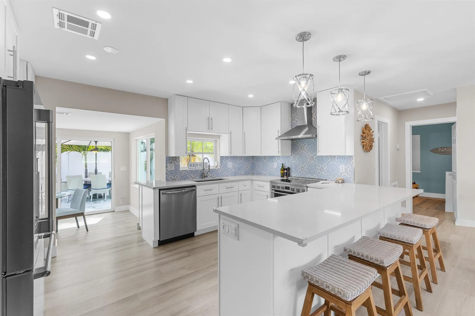 612 SE 10th Avenue, Deerfield Beach, FL 33441