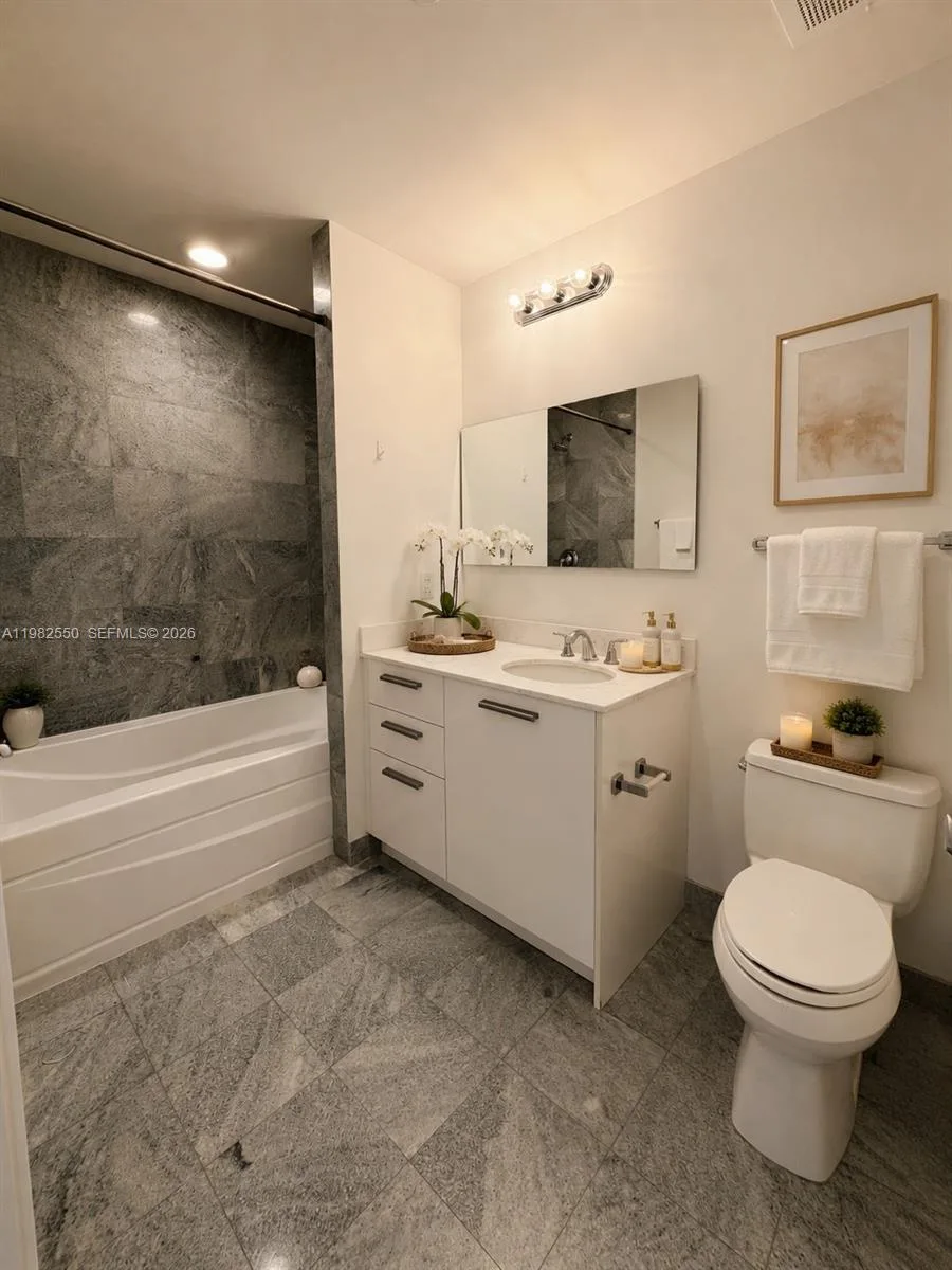 1060 Brickell Ave # 3607, Miami, FL 33131 photo 2