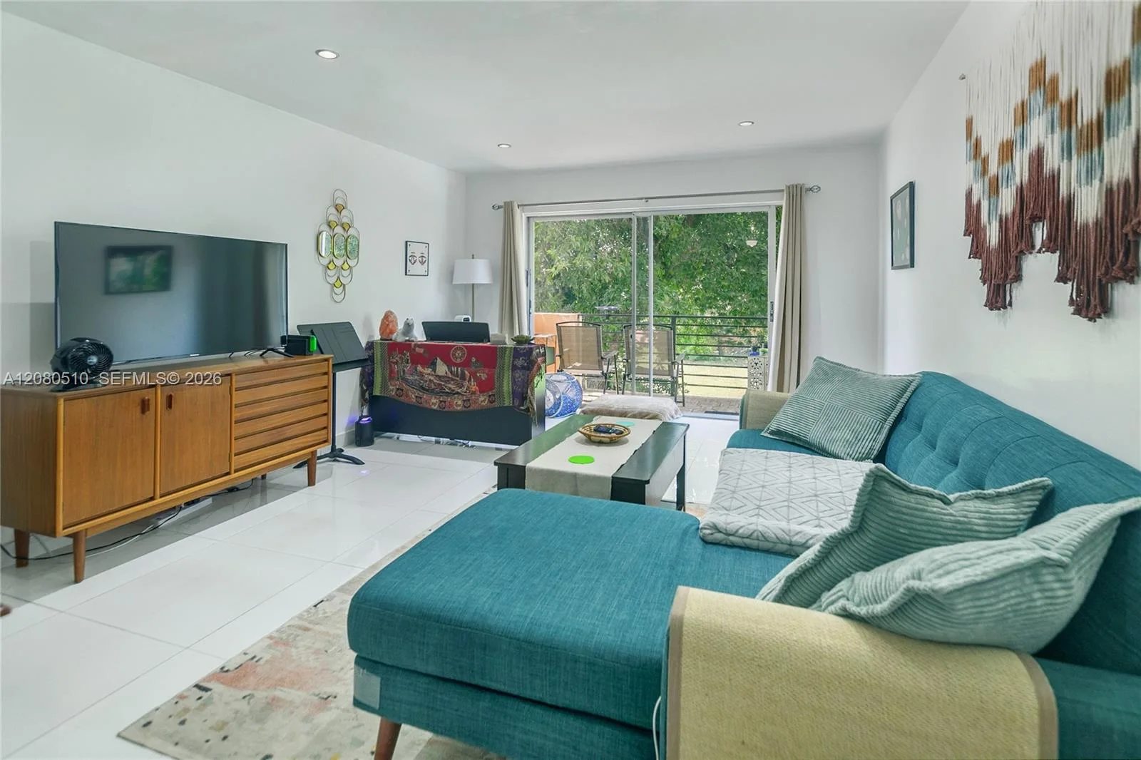 365 NE 125th St # 216, North Miami, FL 33161