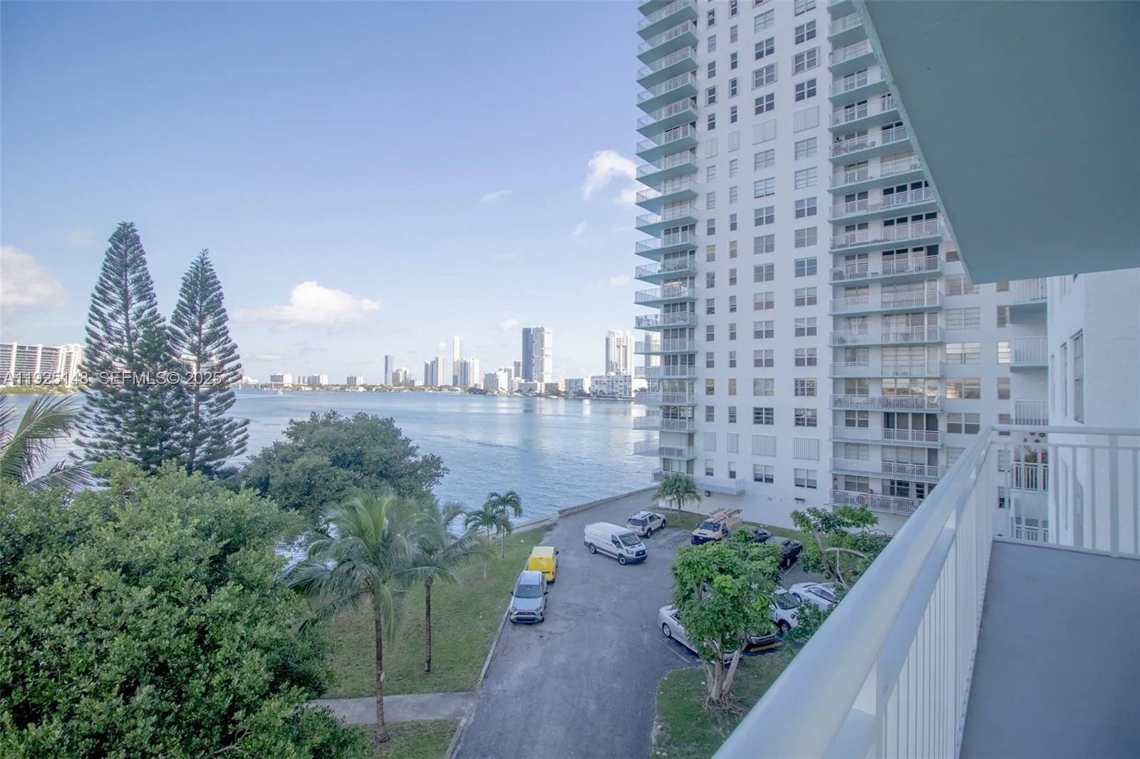 301 174th St # 503, Sunny Isles Beach, FL 33160 photo 3