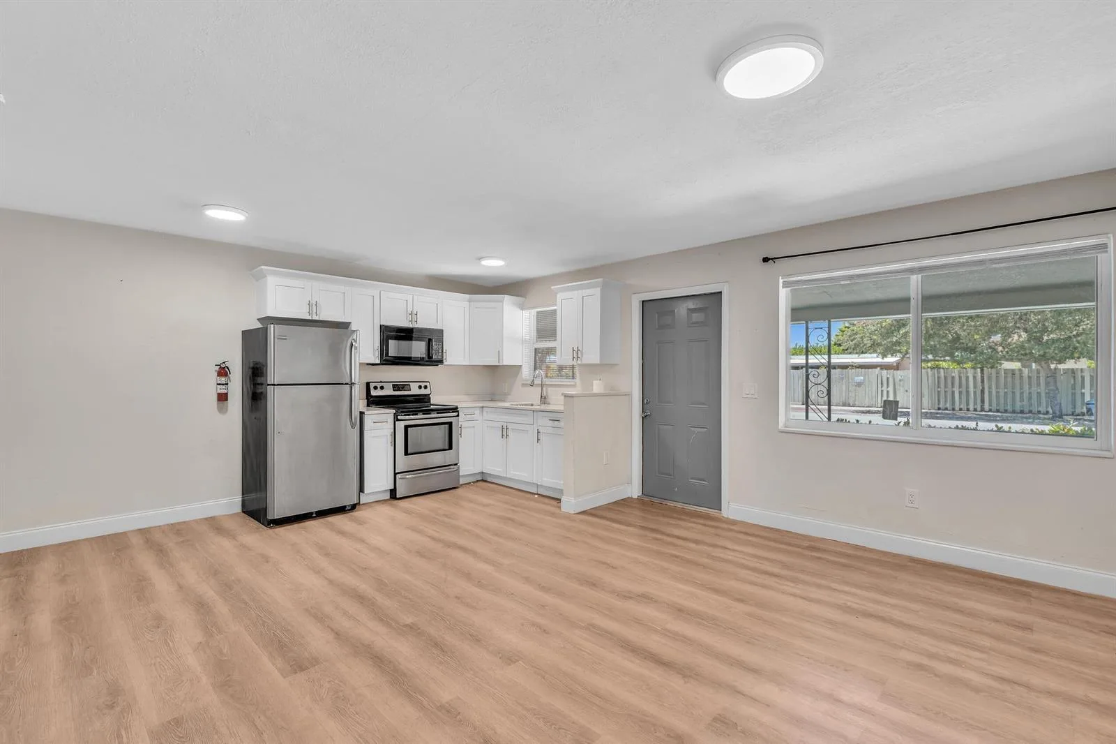 800 MOFFETT Street # 3, Hallandale Beach, FL 33009 photo 5