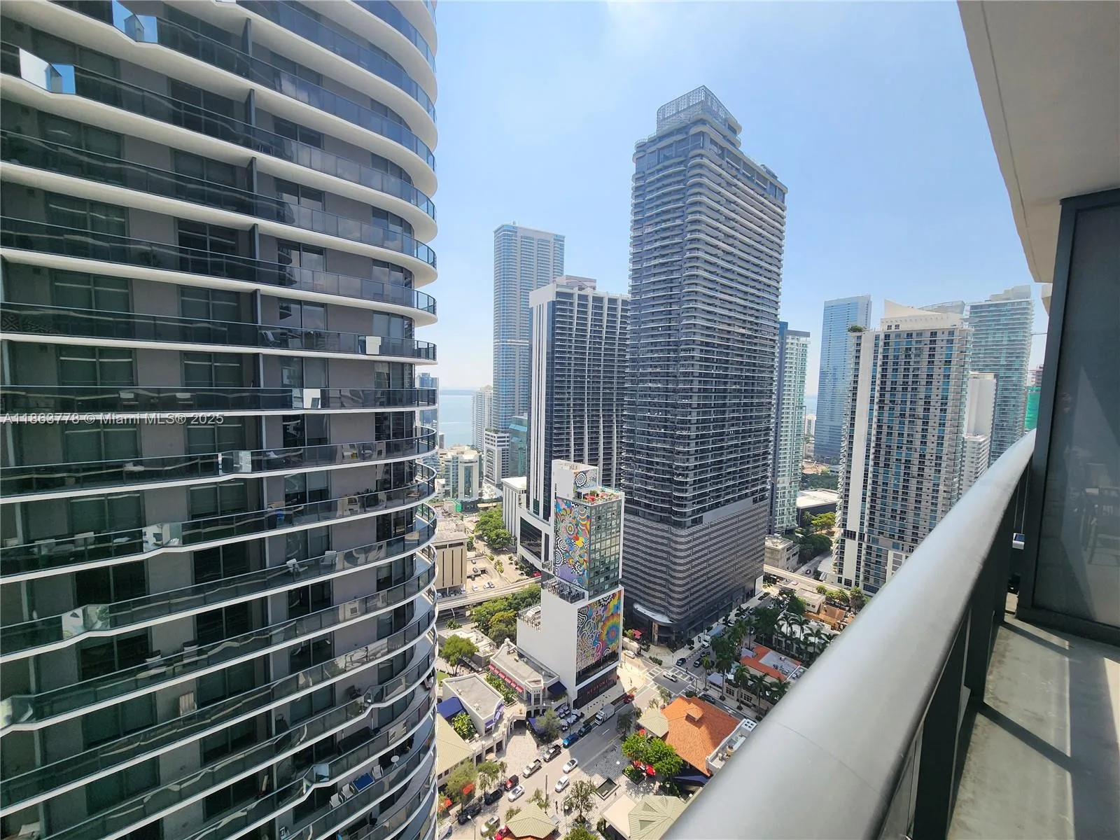 55 SW 9th St # 3202, Miami, FL 33130 photo 3