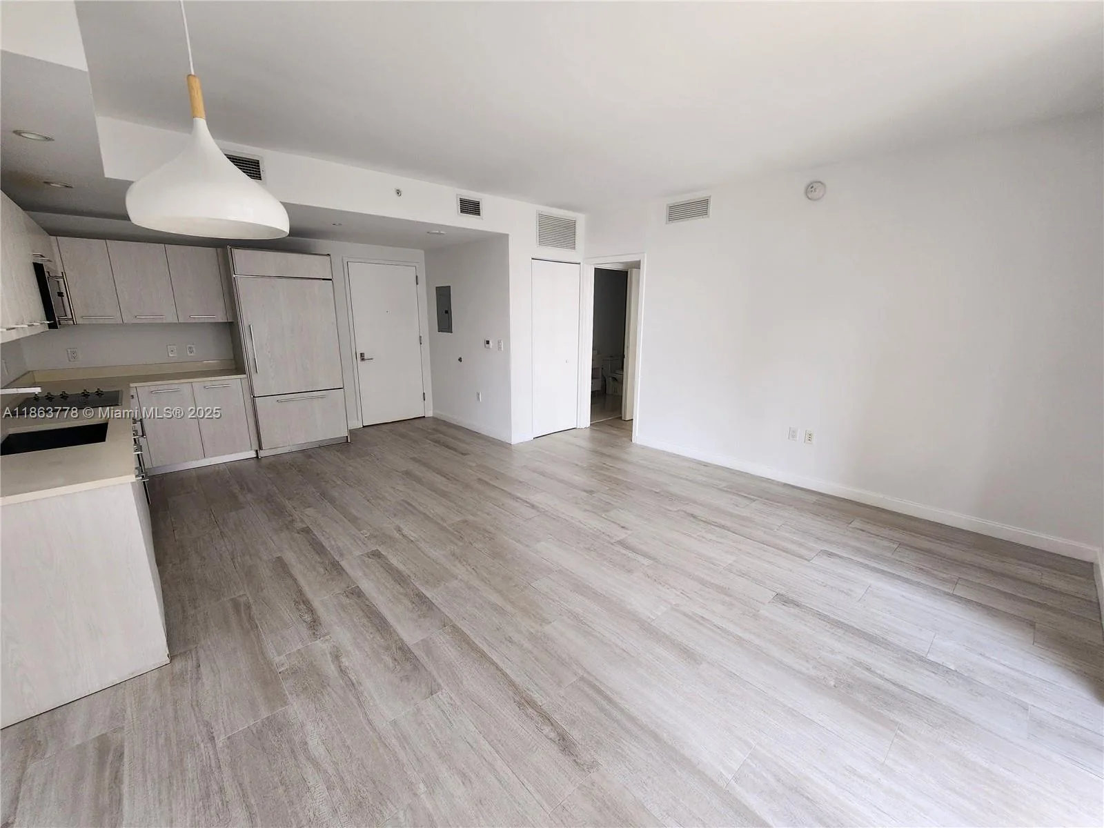 55 SW 9th St # 3202, Miami, FL 33130 photo 6
