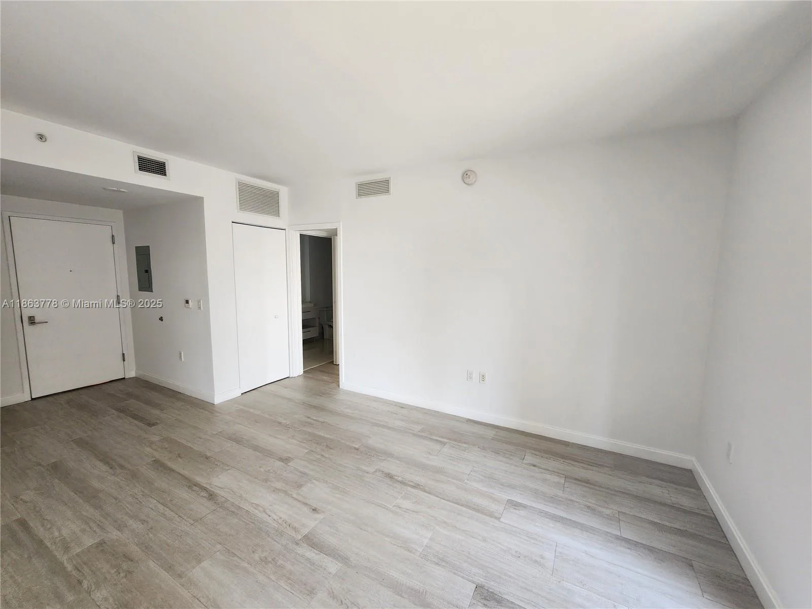 55 SW 9th St # 3202, Miami, FL 33130 photo 7