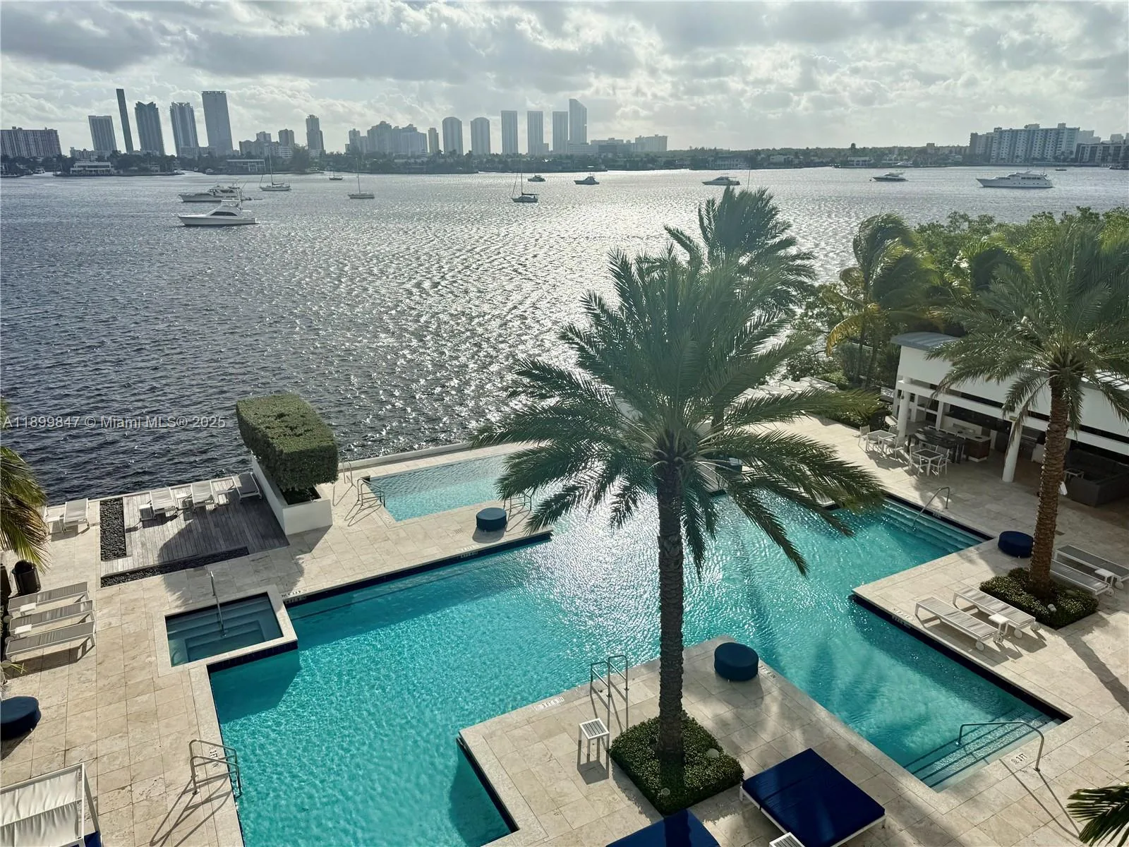 17111 Biscayne Blvd # 409, North Miami Beach, FL 33160