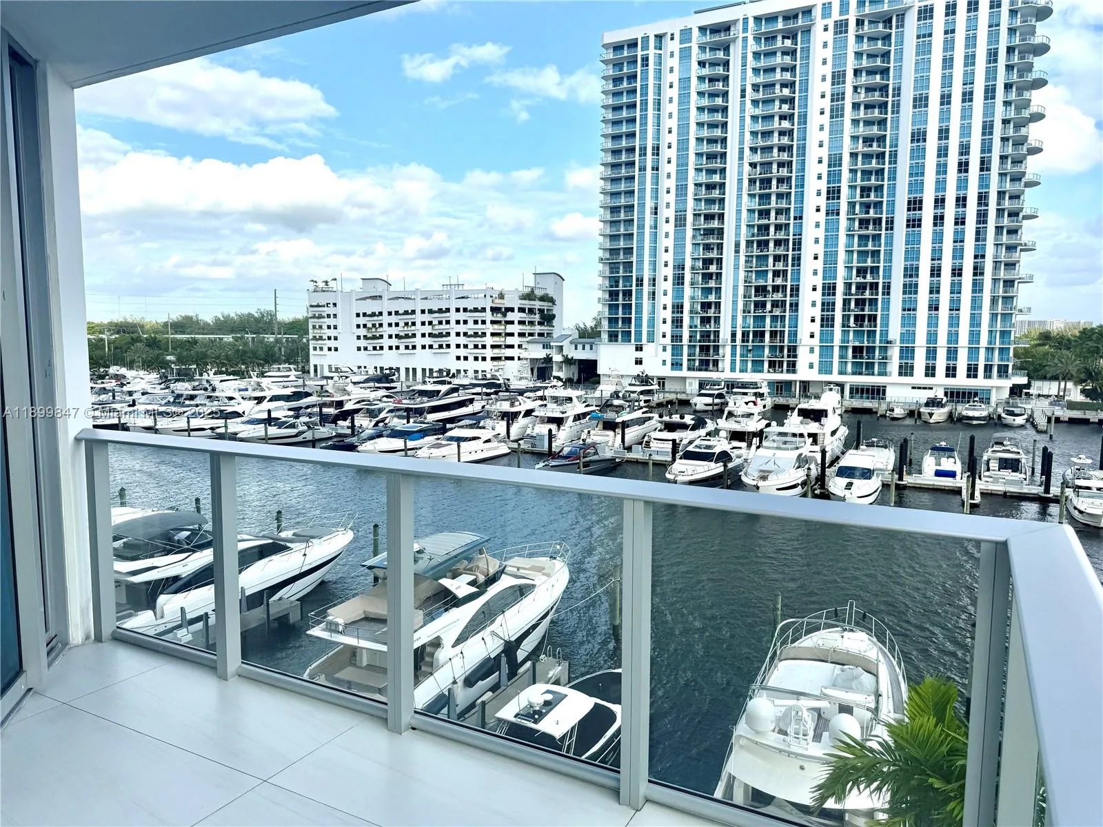 17111 Biscayne Blvd # 409, North Miami Beach, FL 33160 photo 5