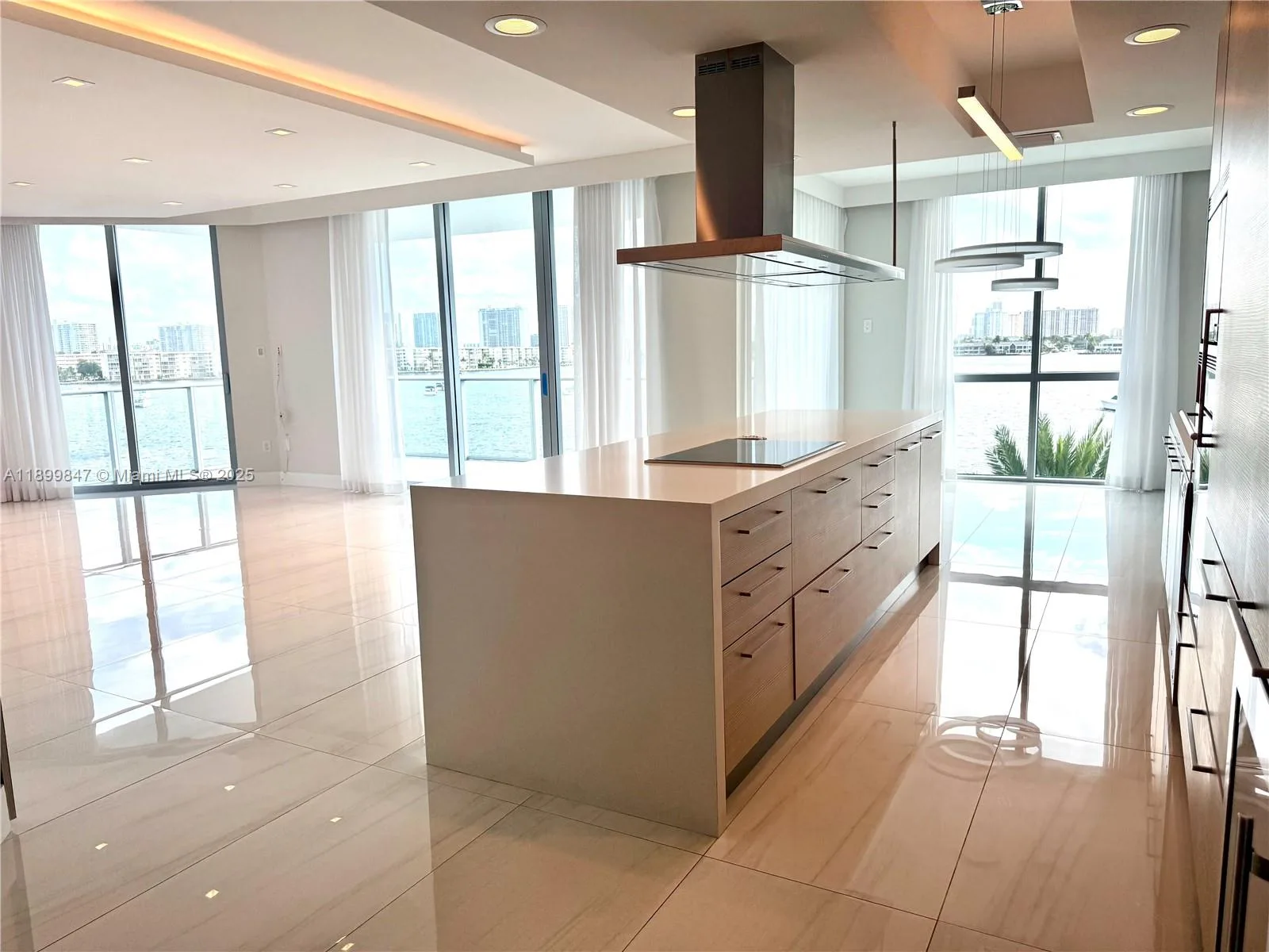 17111 Biscayne Blvd # 409, North Miami Beach, FL 33160 photo 7
