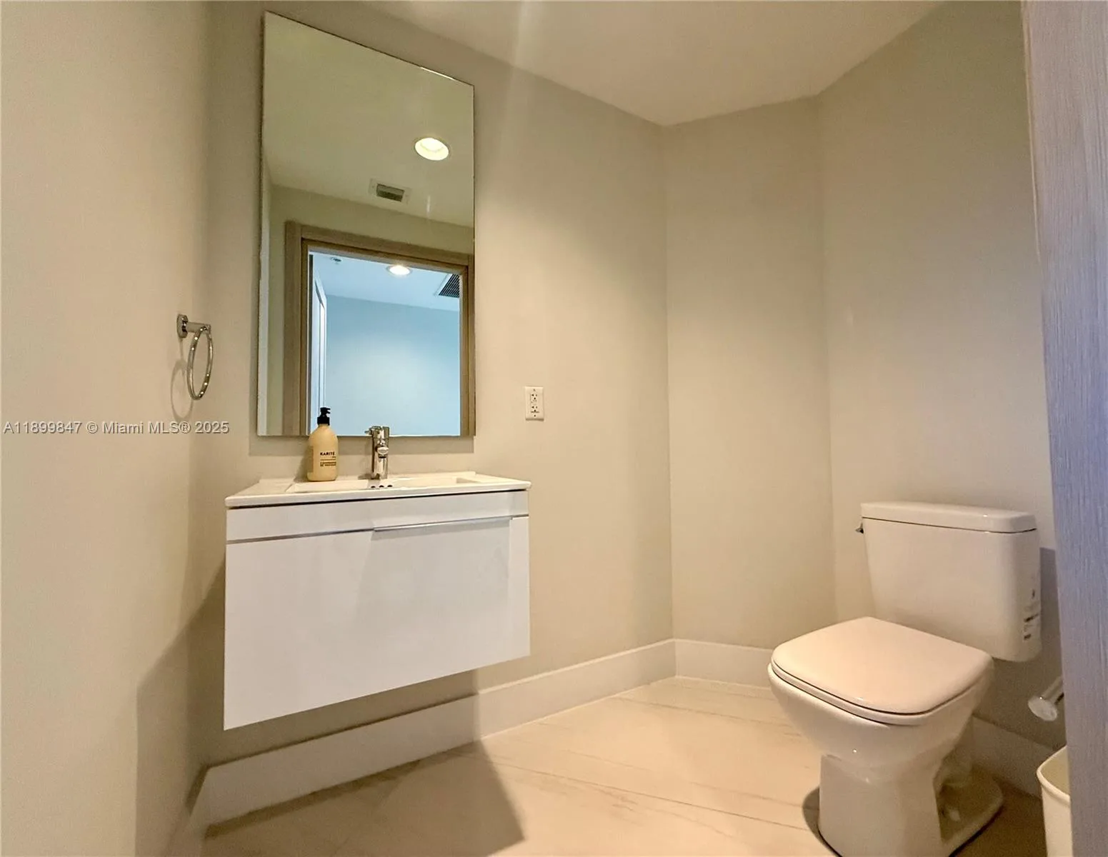 17111 Biscayne Blvd # 409, North Miami Beach, FL 33160 photo 8