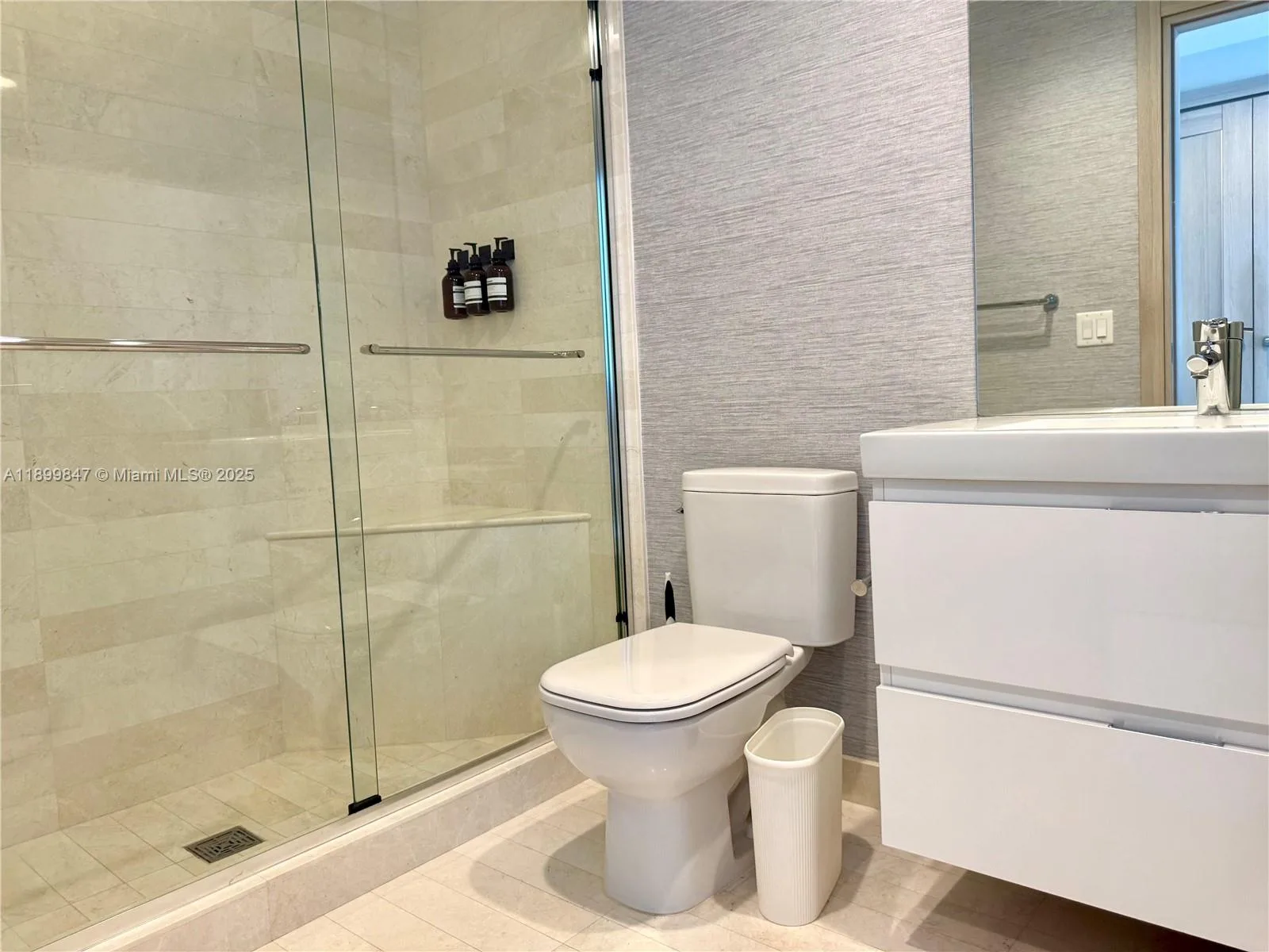 17111 Biscayne Blvd # 409, North Miami Beach, FL 33160 photo 9