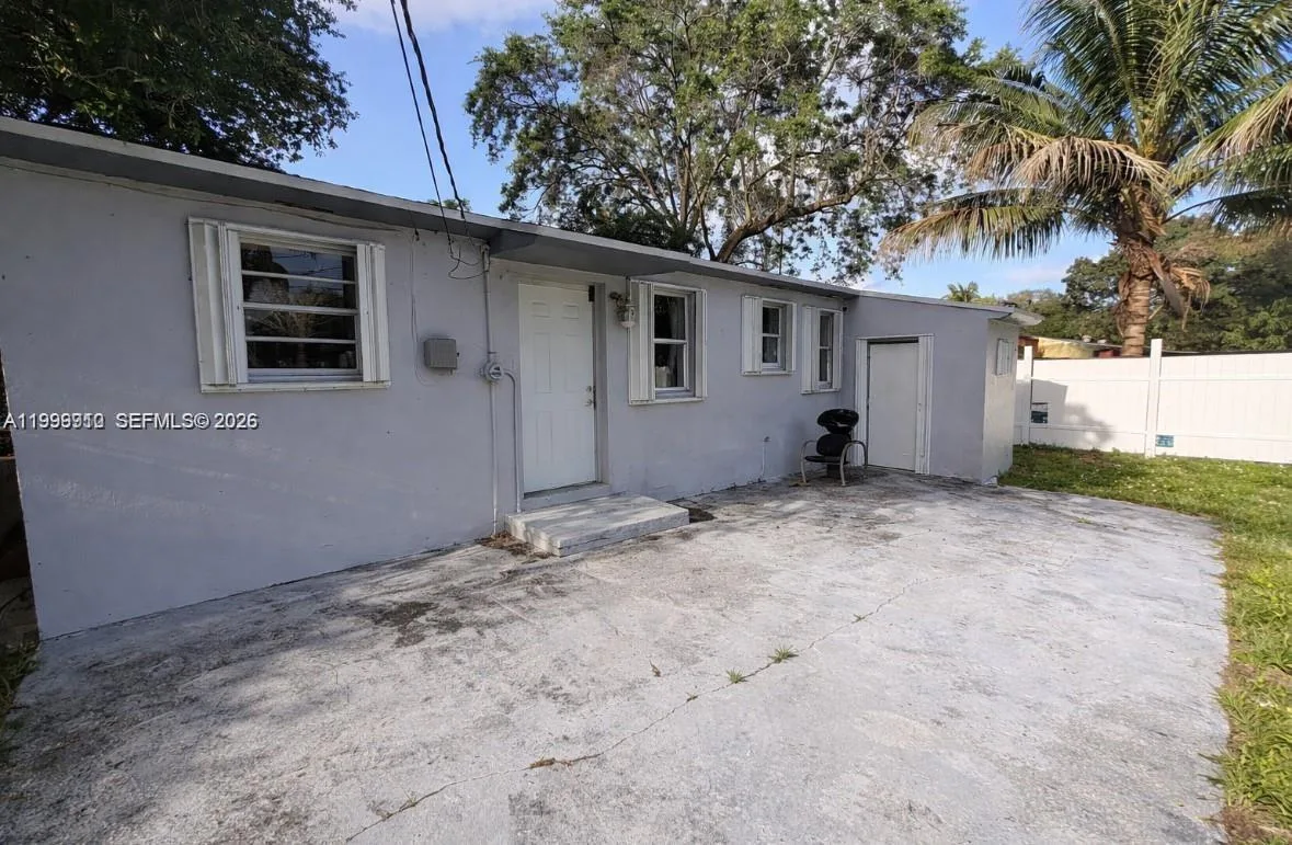 442 NE 162nd St, Miami, FL 33162 photo 8