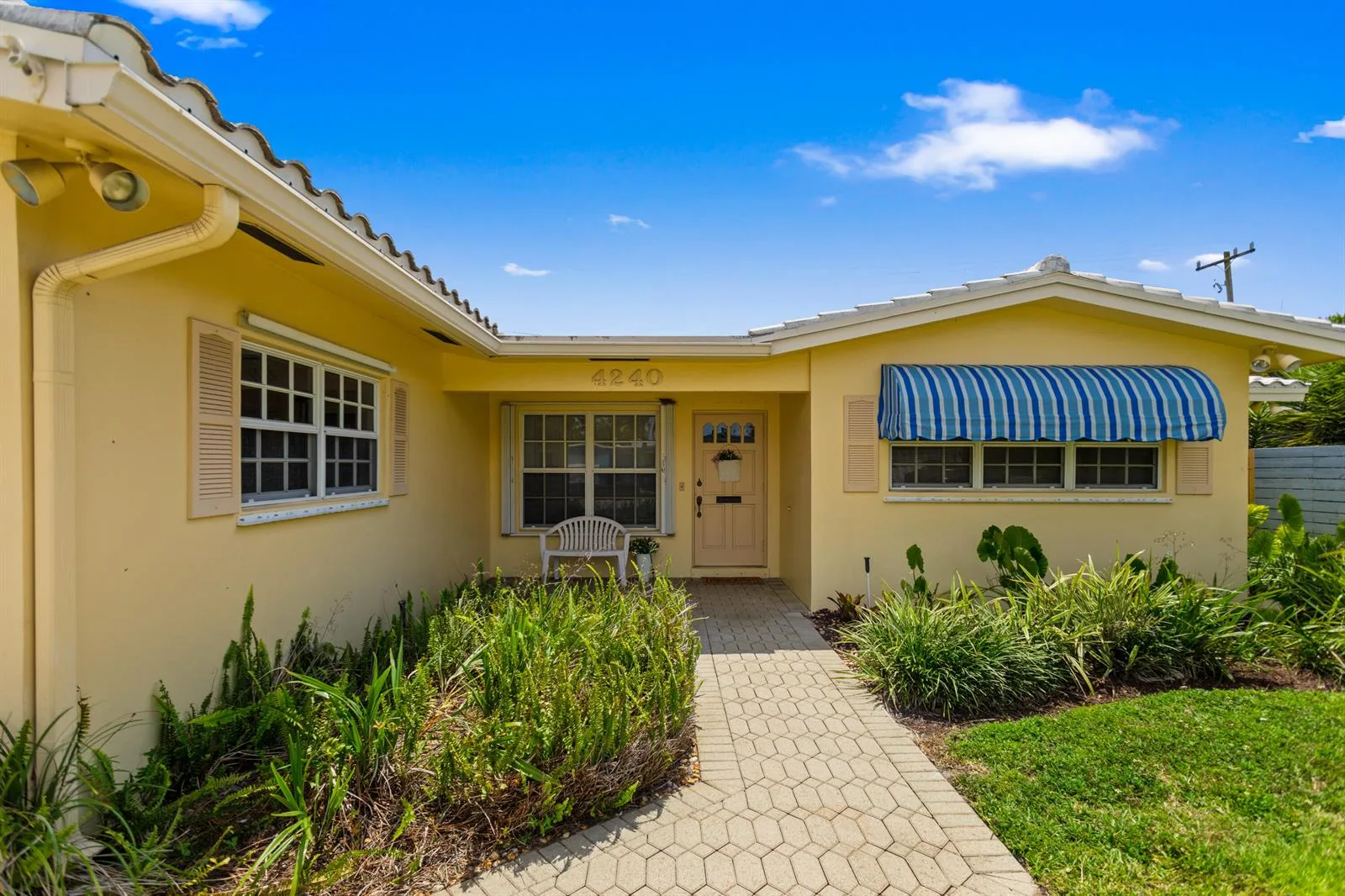 4240 NE 19th Avenue, Oakland Park, FL 33308 photo 2