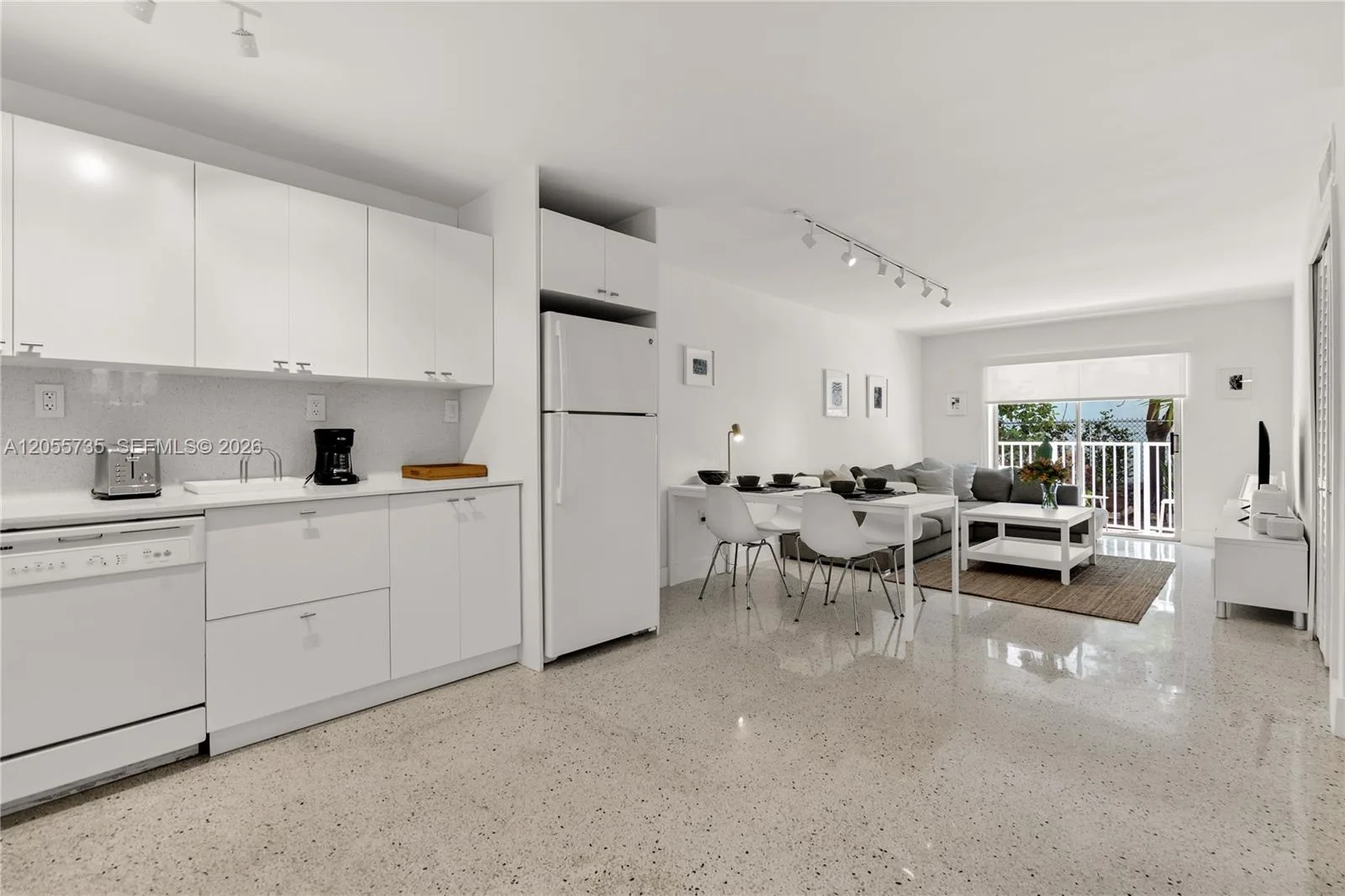 836 SW 1st St # 102, Miami, FL 33130