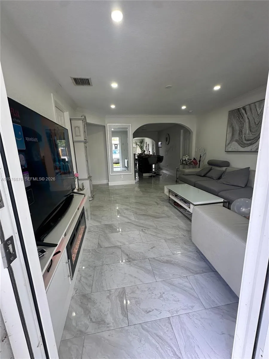 5710 Douglas St, Hollywood, FL 33021 photo 7
