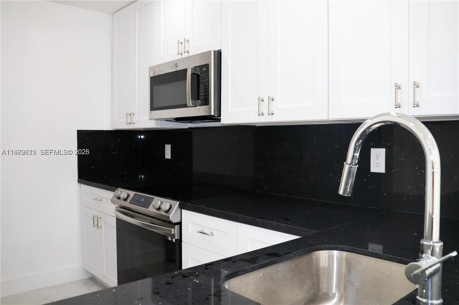 2550 W 67th Pl # 22-32, Hialeah, FL 33016