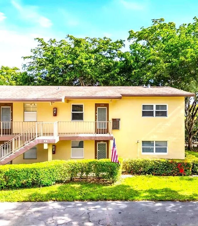 7360 NW 1st Street NW # 208, Margate, FL 33063