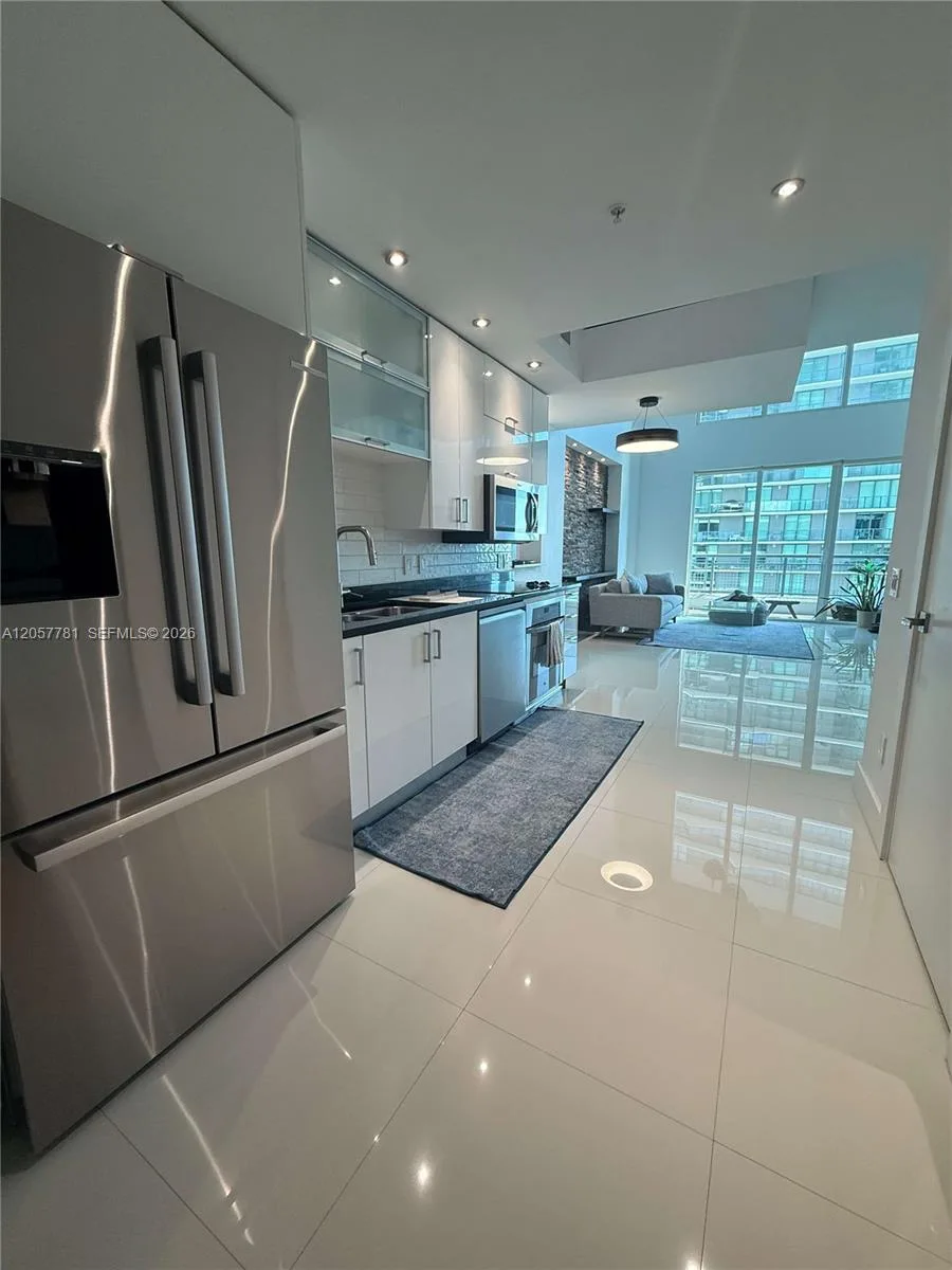 60 SW 13th St # 3808, Miami, FL 33130