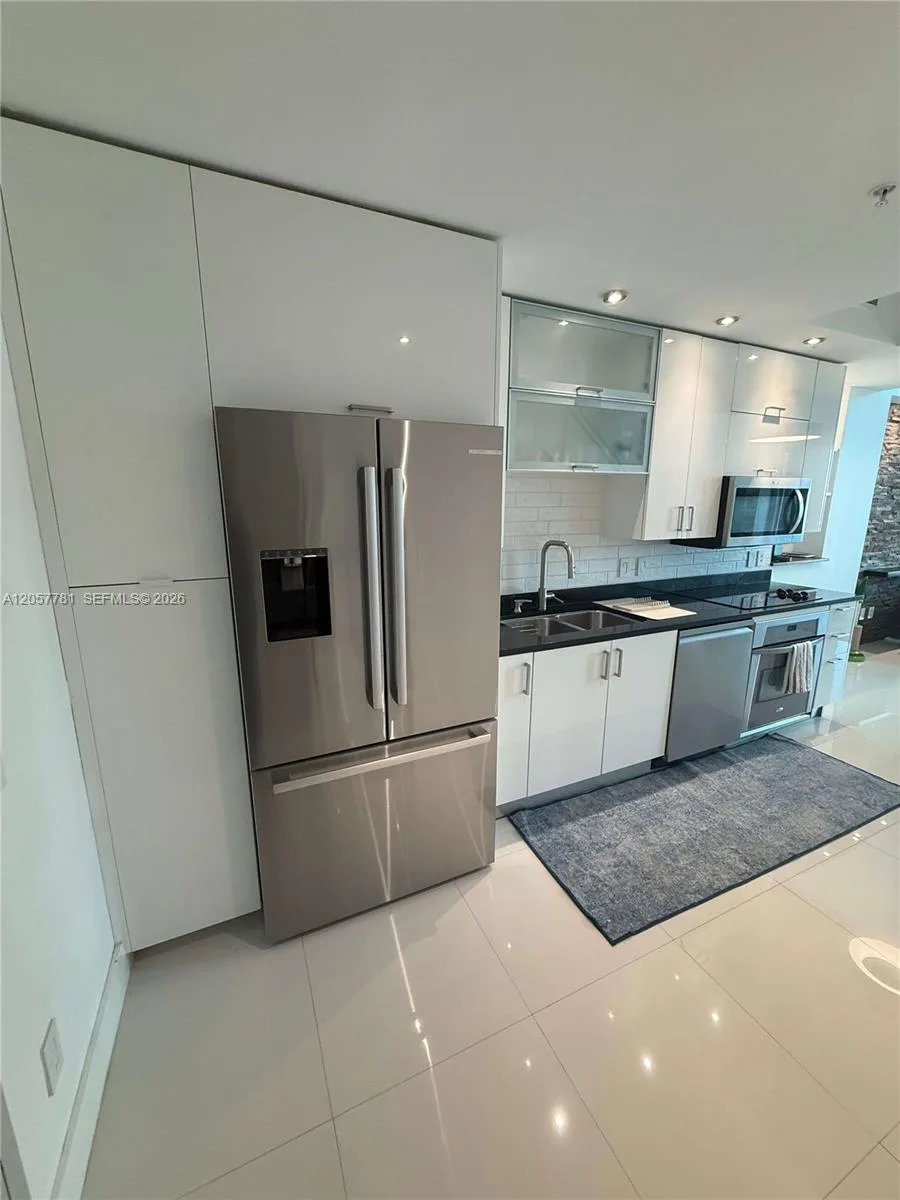 60 SW 13th St # 3808, Miami, FL 33130 photo 3