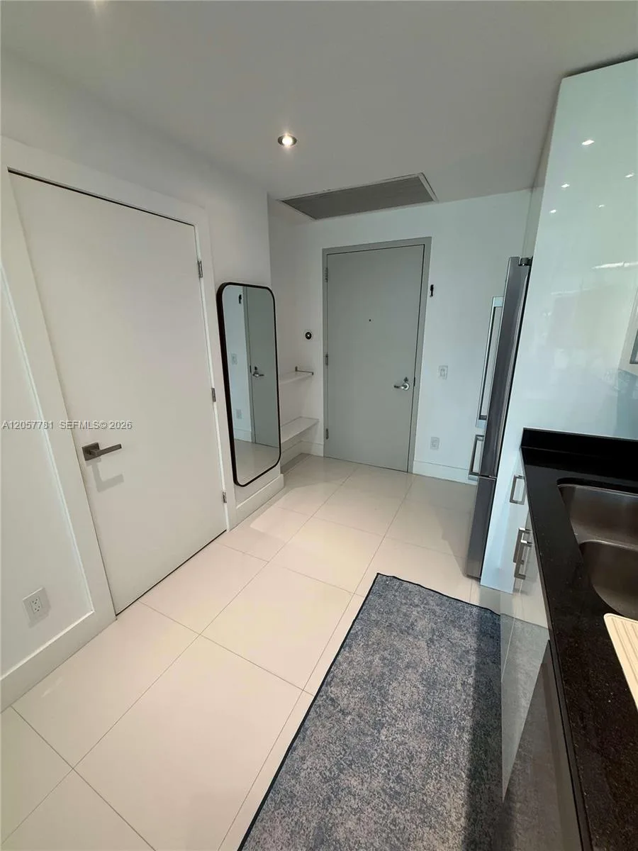 60 SW 13th St # 3808, Miami, FL 33130 photo 4
