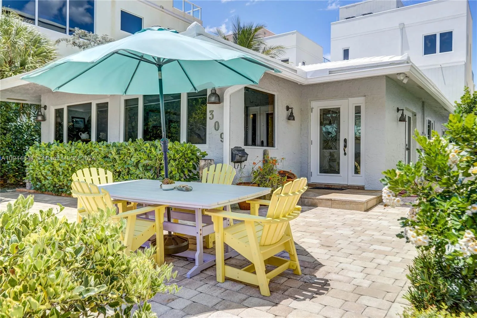 309 Oak St, Hollywood, FL 33019 photo 4