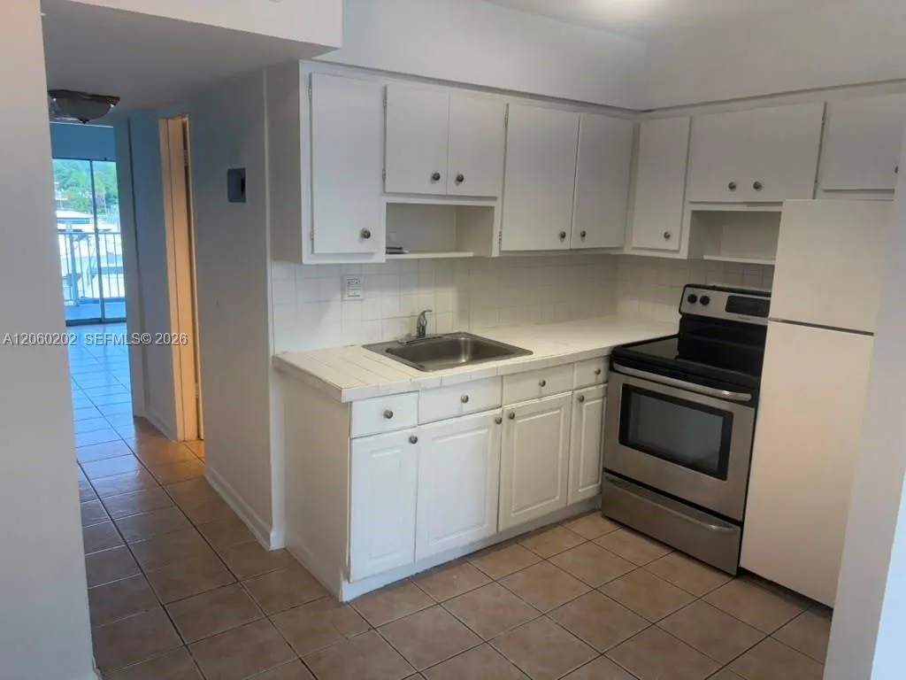 7917 West Dr # 16, North Bay Village, FL 33141 photo 4