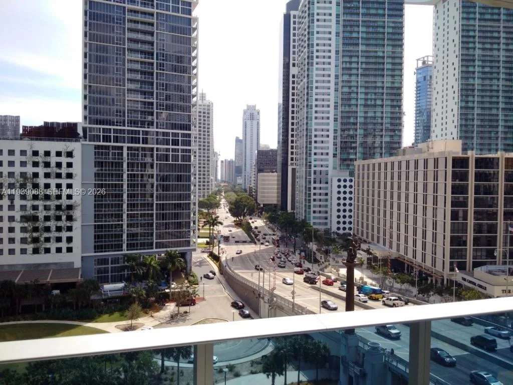 200 Biscayne Boulevard Way # 906, Miami, FL 33131 photo 4