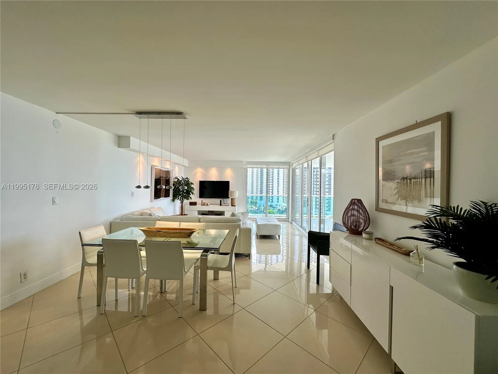 100 Bayview Dr # 1405, Sunny Isles Beach, FL 33160 photo 8