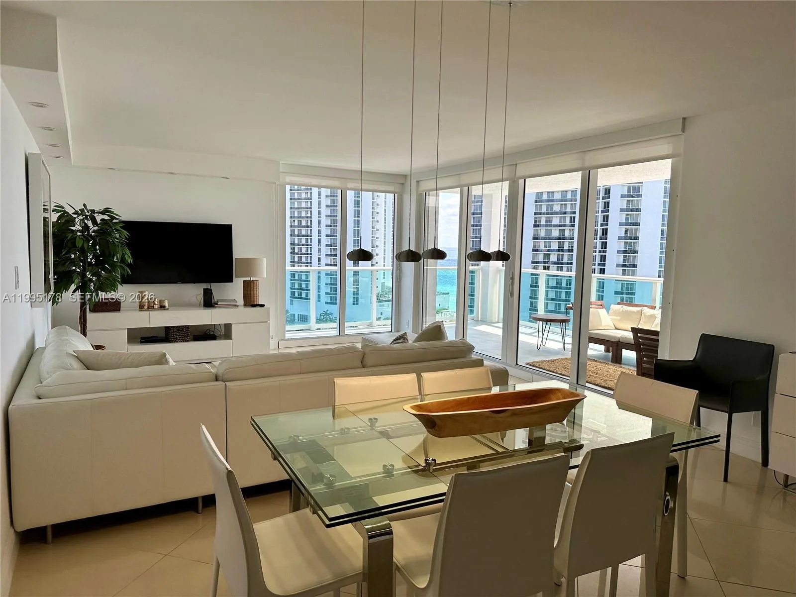 100 Bayview Dr # 1405, Sunny Isles Beach, FL 33160 photo 9