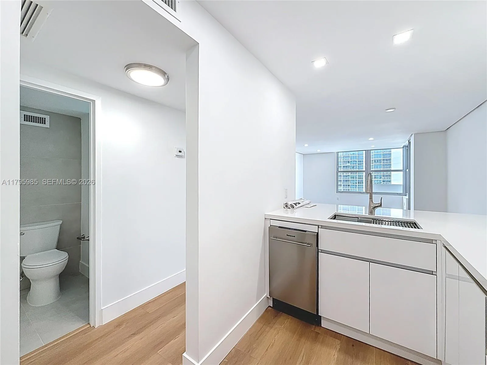 2899 Collins Ave # 1218, Miami Beach, FL 33140 photo 11