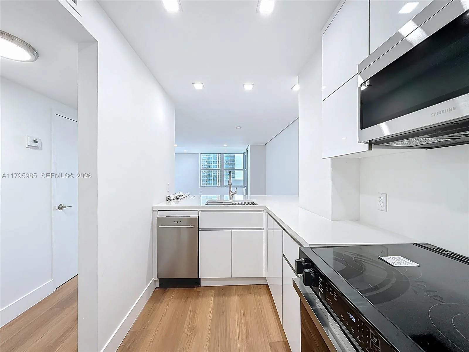2899 Collins Ave # 1218, Miami Beach, FL 33140 photo 9