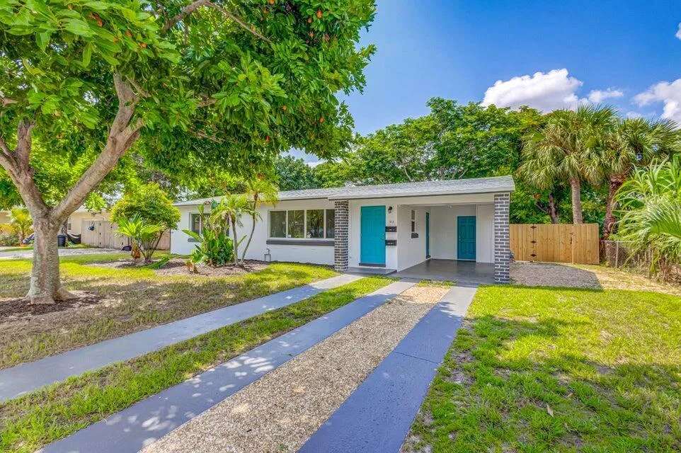 512 BAYBERRY Drive, Lake Park, FL 33403