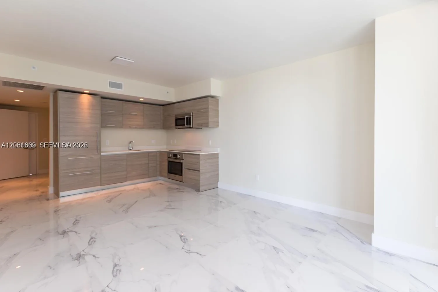1300 S Miami Ave # 1808, Miami, FL 33130 photo 9