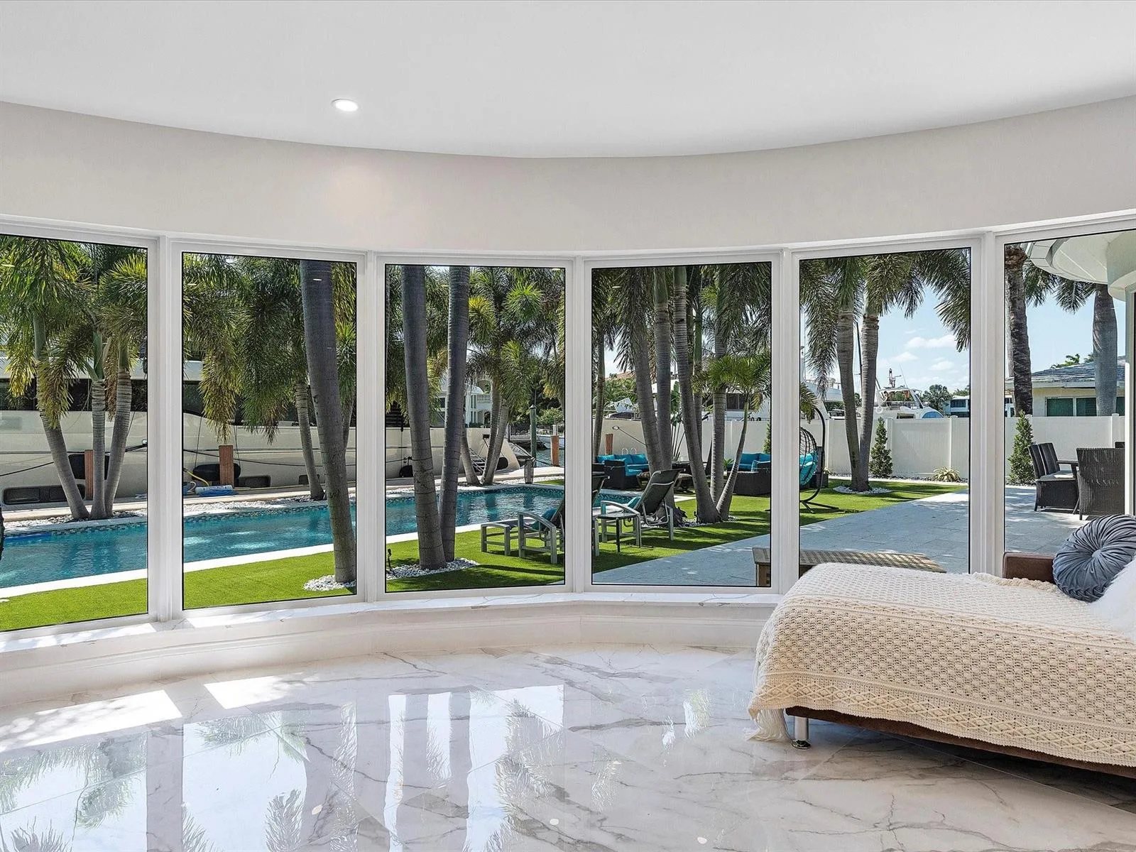 207 Royal Palm Drive, Fort Lauderdale, FL 33301 photo 3
