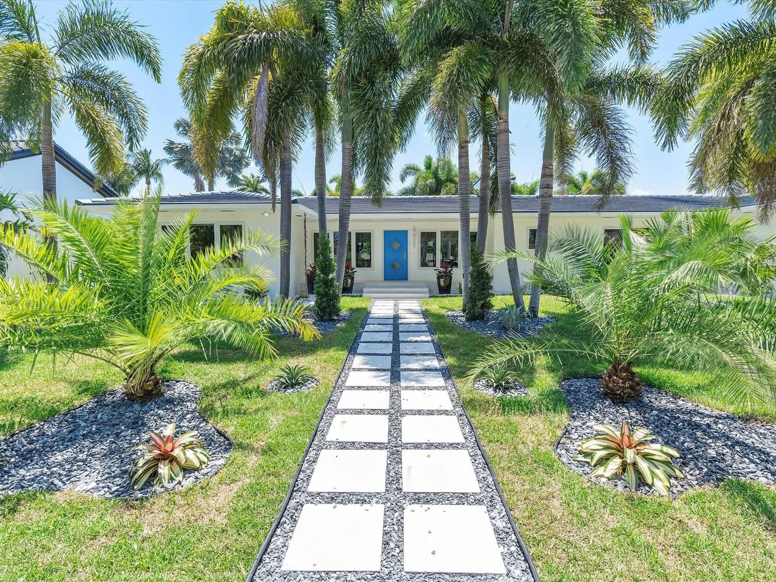 207 Royal Palm Drive, Fort Lauderdale, FL 33301 photo 6