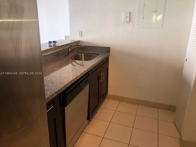 7601 E Treasure Dr # 915, North Bay Village, FL 33141 photo 4