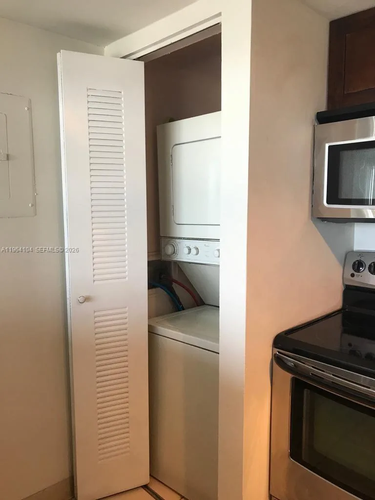 7601 E Treasure Dr # 915, North Bay Village, FL 33141 photo 5