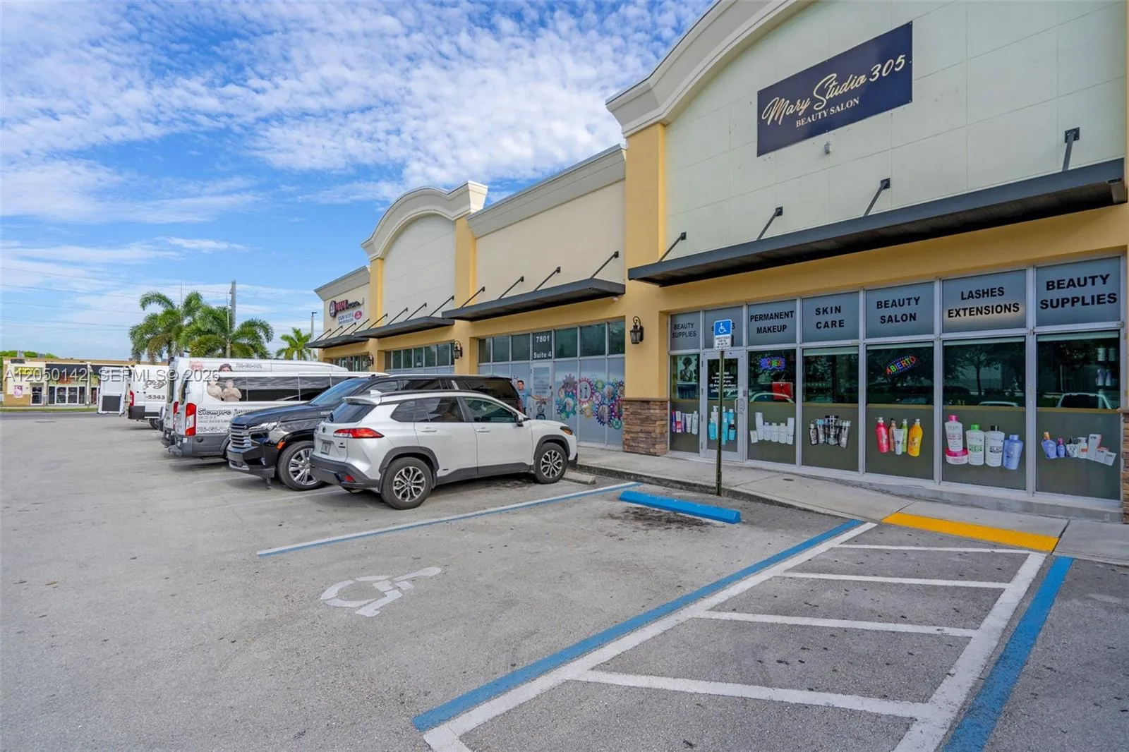 7801 NW 95th St, Hialeah Gardens, FL 33016 photo 2