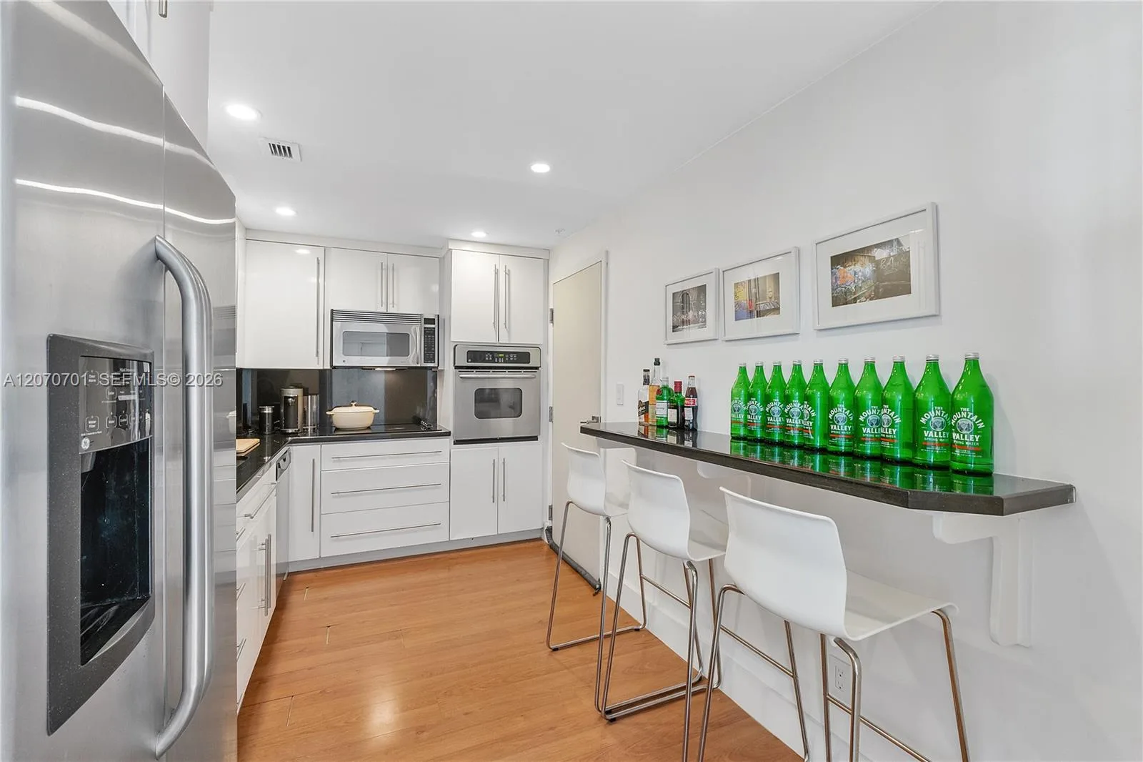 90 Edgewater Dr # 917, Coral Gables, FL 33133