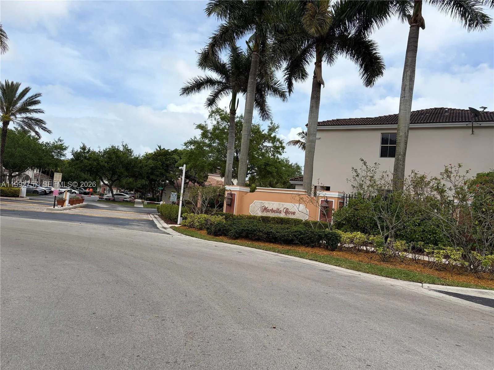 2281 NE 42nd Ave, Homestead, FL 33033 photo 2